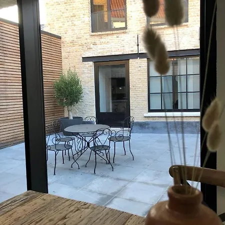 Les Berguoises Privee Au Coeur De Bergues